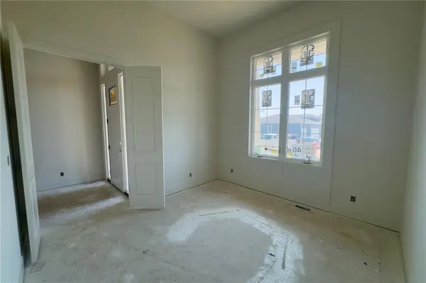21938 W 99th TER, Lenexa, KS 66220