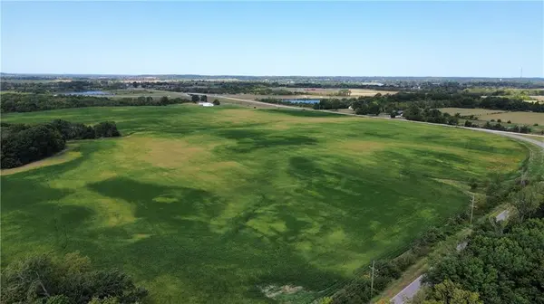 8451 N Tully LN, Pleasanton, KS 66075