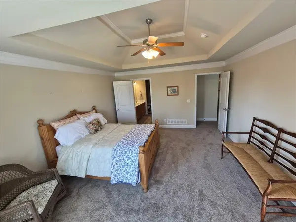 4904 Kelsey CT, St Joseph, MO 64506