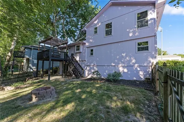 6804 Orchard ST, Pleasant Valley, MO 64068