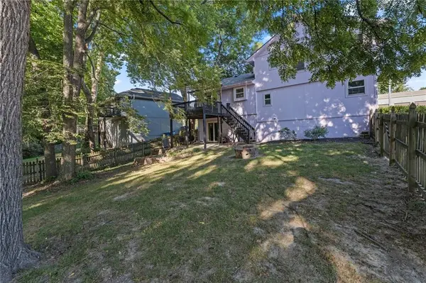 6804 Orchard ST, Pleasant Valley, MO 64068