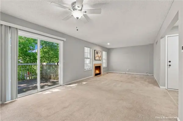 11617 W 113 ST, Overland Park, KS 66210
