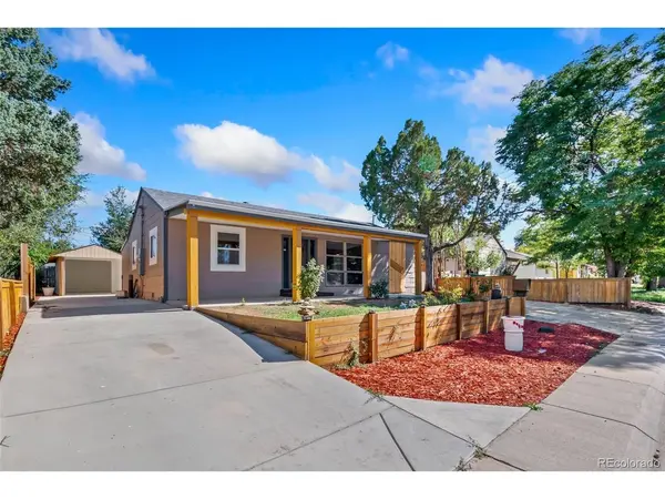 886 Kingston, Aurora, CO 80010