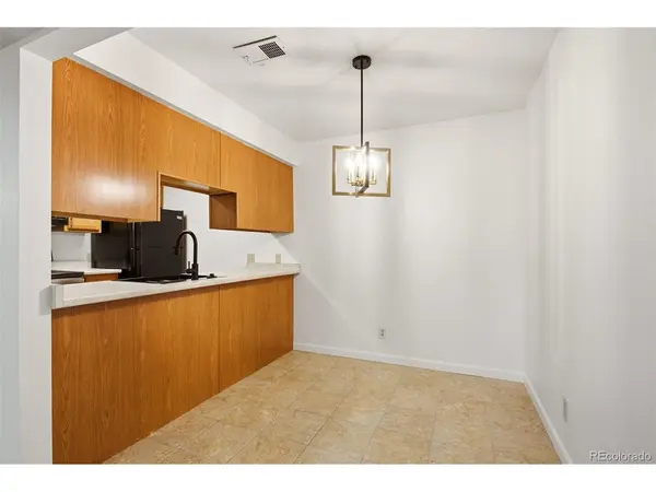 7395 E Eastman #204N, Denver, CO 80231