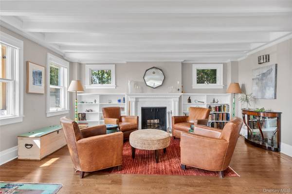 15 Jackson ST, Port Washington, NY 11050