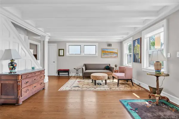 15 Jackson ST, Port Washington, NY 11050