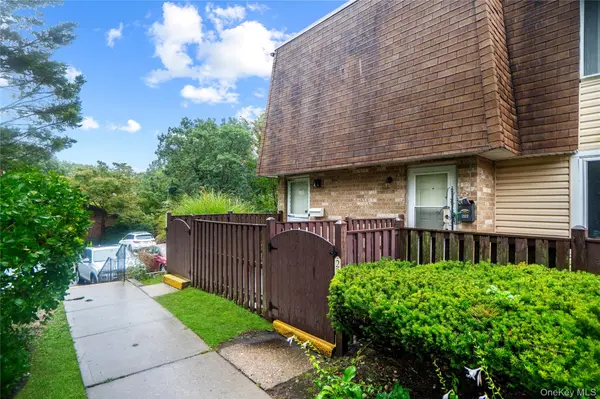 221 Sagamore Hills DR #221, Port Jefferson Station, NY 11776