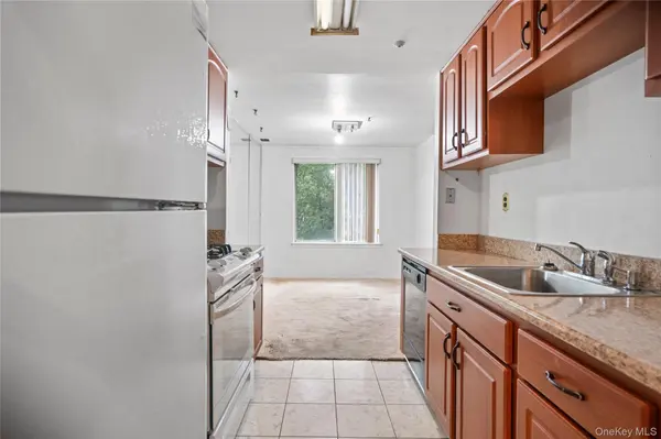 221 Sagamore Hills DR #221, Port Jefferson Station, NY 11776