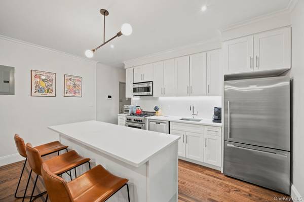 24-65 38th ST #B9/B10, Astoria, NY 11103