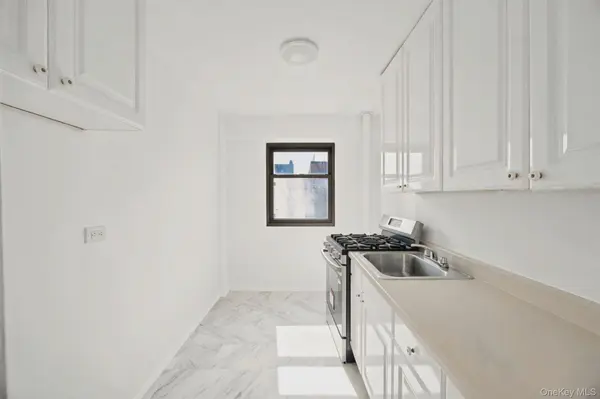 21-41 34th AVE #14B, Astoria, NY 11106