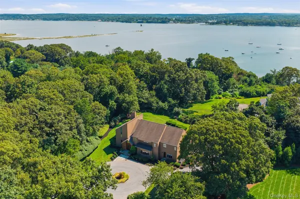 6 Target Rock DR, Lloyd Harbor, NY 11743