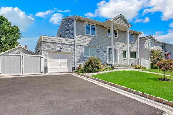 204 Bayview AVE, Massapequa, NY 11758