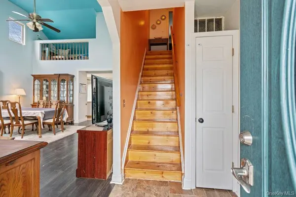 125 W 3rd ST, Ronkonkoma, NY 11779