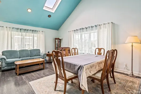 125 W 3rd ST, Ronkonkoma, NY 11779