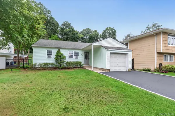 69 Terrace DR, East Northport, NY 11731