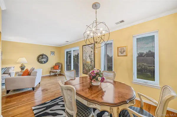 704 Fenway RD, Saint James, NY 11780