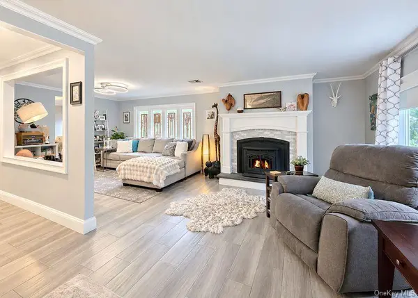 76 Corbin AVE, Patchogue, NY 11772