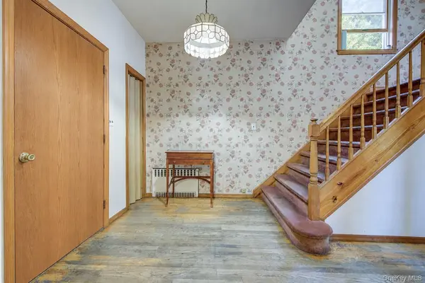 38-05 221st ST, Bayside, NY 11361