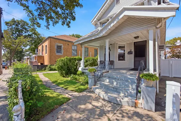 93-27 92nd AVE, Woodhaven, NY 11421