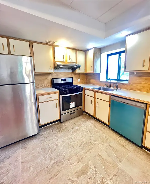 56-16 Seabury ST #2A, Elmhurst, NY 11373