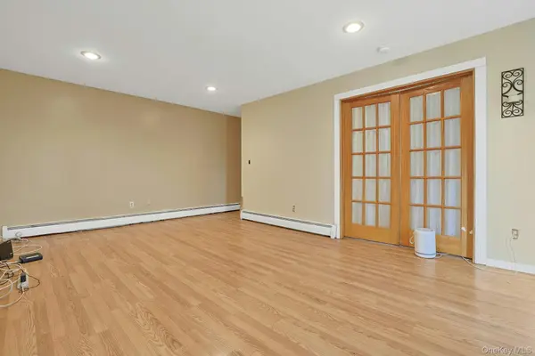 205 Sneden PL #205, Spring Valley, NY 10977