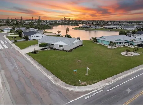 1810 MILFORD CIR, Sun City Center, FL 33573