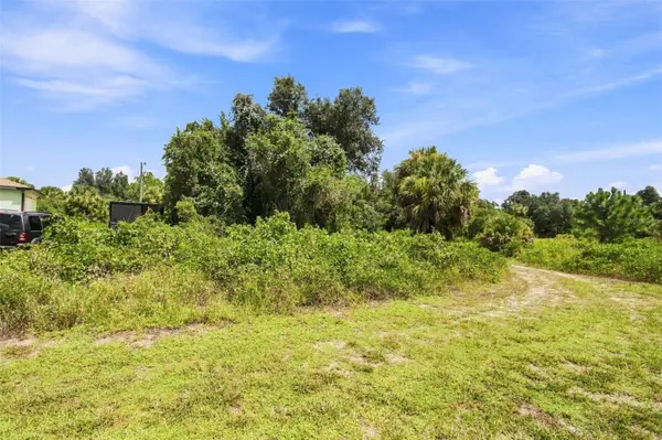 PEALE CIR, North Port, FL 34288