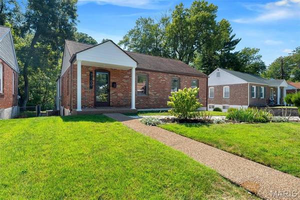 7100 Holly Hills AVE, St Louis, MO 63123