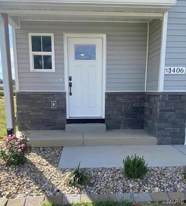 1406 Kweit LN, Greenville, IL 62246