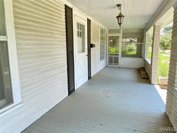 304 Hunter St, Charleston, MO 63834