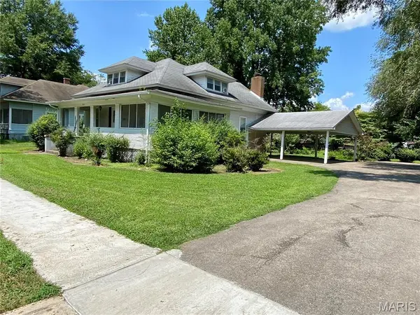 304 Hunter St, Charleston, MO 63834