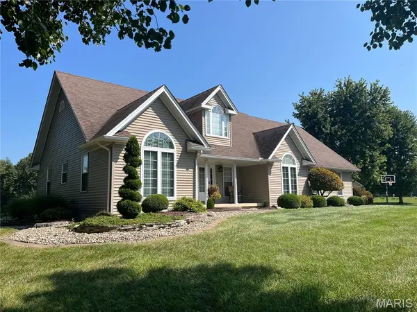 1436 S Lake DR, Carrollton, IL 62016