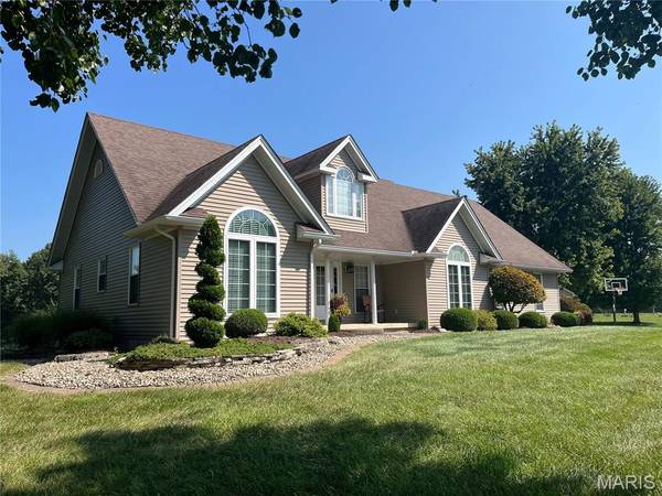 1436 S Lake DR, Carrollton, IL 62016