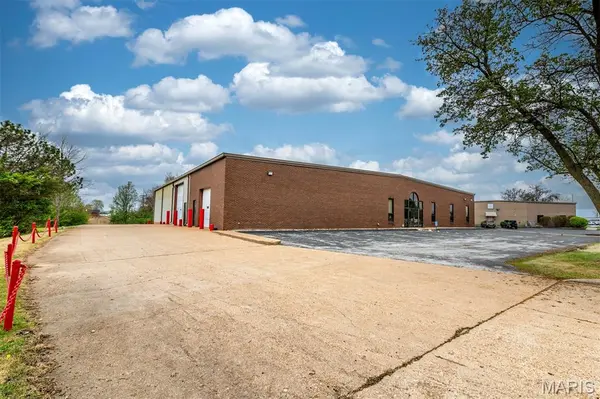 617 Cepi DR, Chesterfield, MO 63005