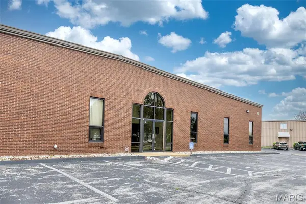 617 Cepi DR, Chesterfield, MO 63005