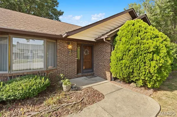 1027 Shadow Ridge XING, O'fallon, IL 62269