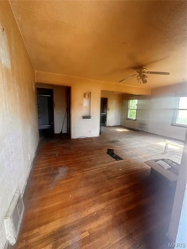 1523 Tanner Bridge RD, Jefferson City, MO 65101