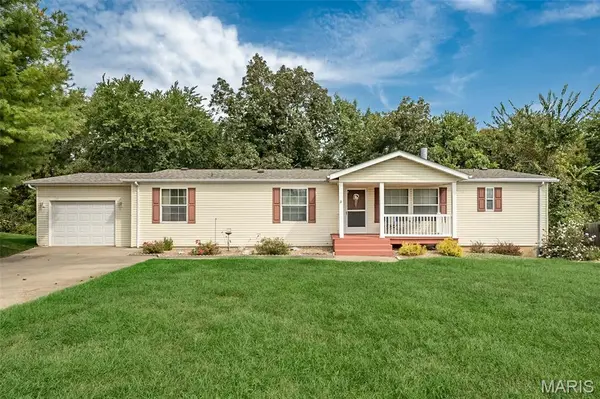 218 S Warren DR, Winfield, MO 63389