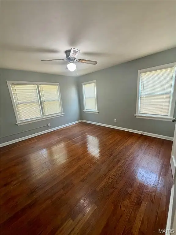 2440 Akins DR, Jennings, MO 63136