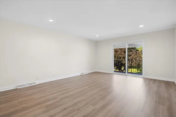801 Barnsdale RD #2, La Grange Park, IL 60526