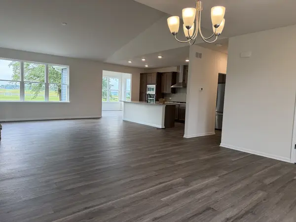 121 Dawson Creek TRL, Poplar Grove, IL 61065