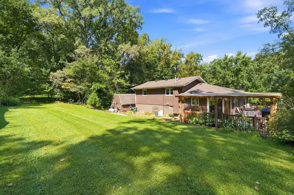 11 SANDPIPER DR, Blue Grass, IA 52726