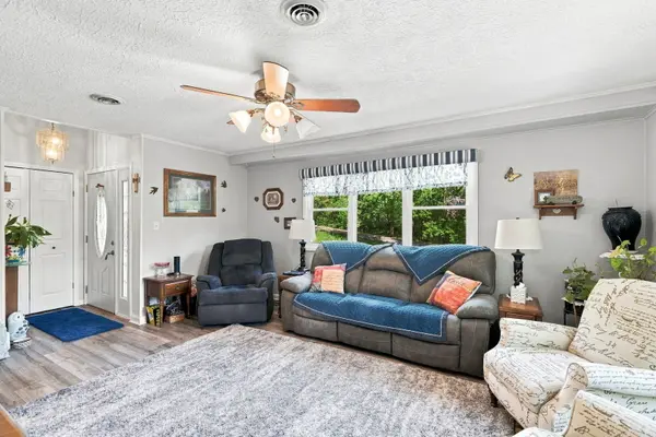 11 SANDPIPER DR, Blue Grass, IA 52726