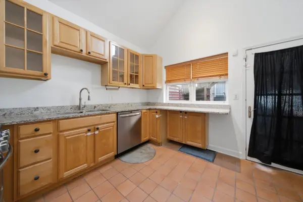 2100 N DAMEN AVE #2R, Chicago, IL 60647