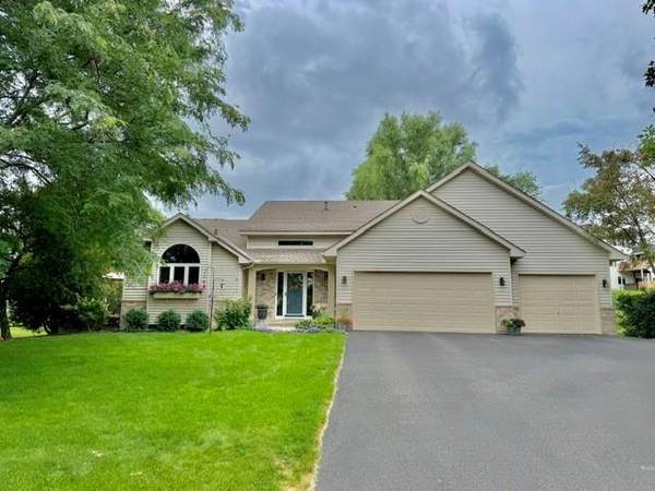 16080 Harmony TRL, Lakeville, MN 55044