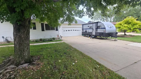 197 2nd ST NE, Clarks Grove, MN 56016