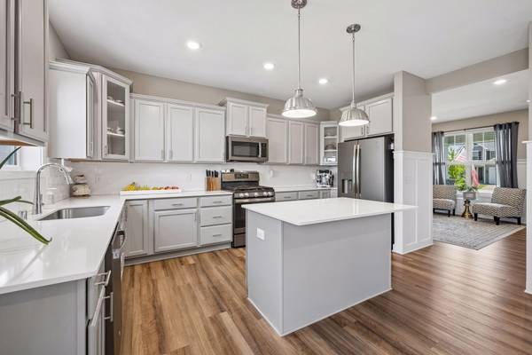 19302 Meadow View LN, Maple Grove, MN 55311