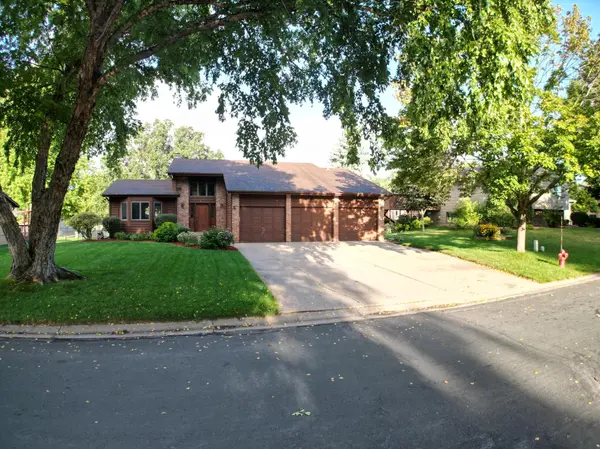 8301 Cooper WAY, Inver Grove Heights, MN 55076