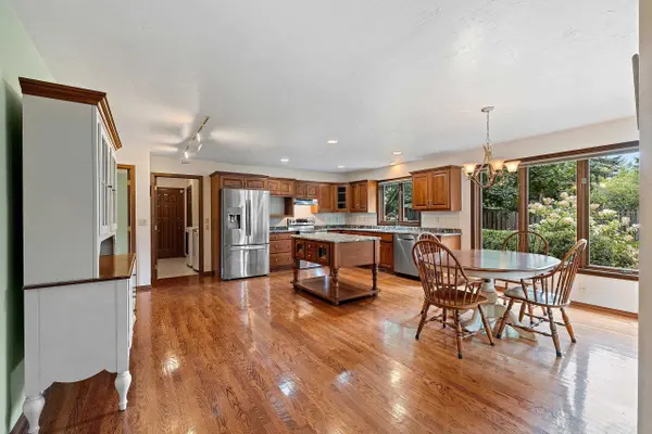 3560 HIGHLAND CENTER DR, Green Bay, WI 54311