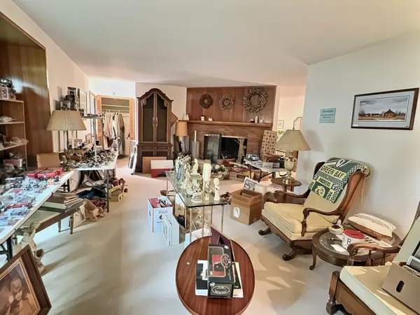 2573 OREGON ST, Oshkosh, WI 54902